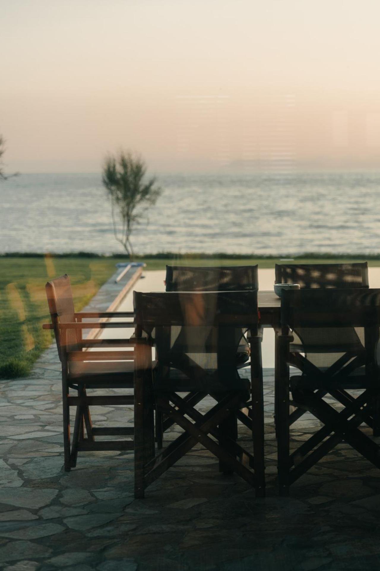 Real Life Homes Luxurious Seafront Villas Each With Their Own Private Pools Korakokhórion Esterno foto