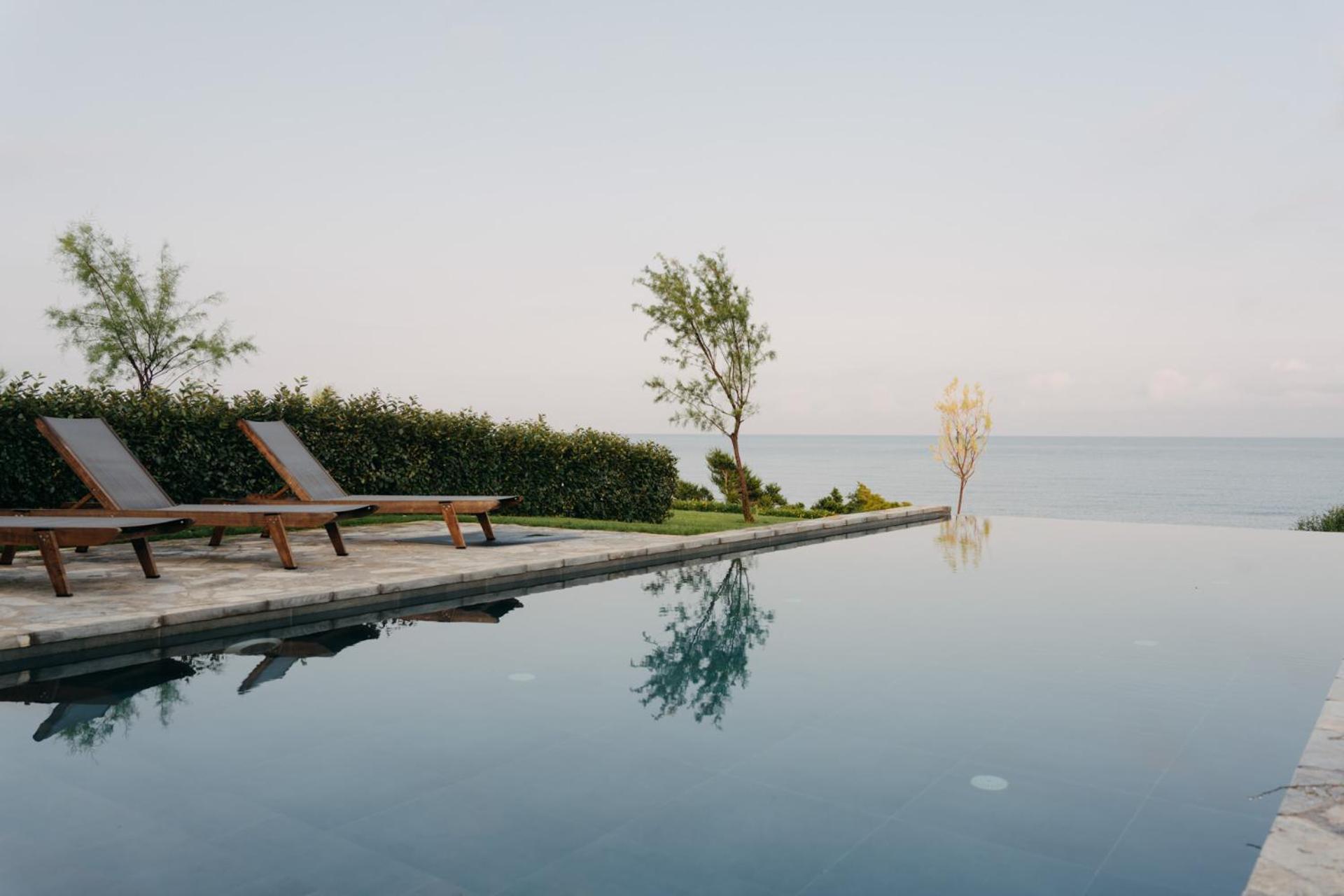Real Life Homes Luxurious Seafront Villas Each With Their Own Private Pools Korakokhórion Esterno foto