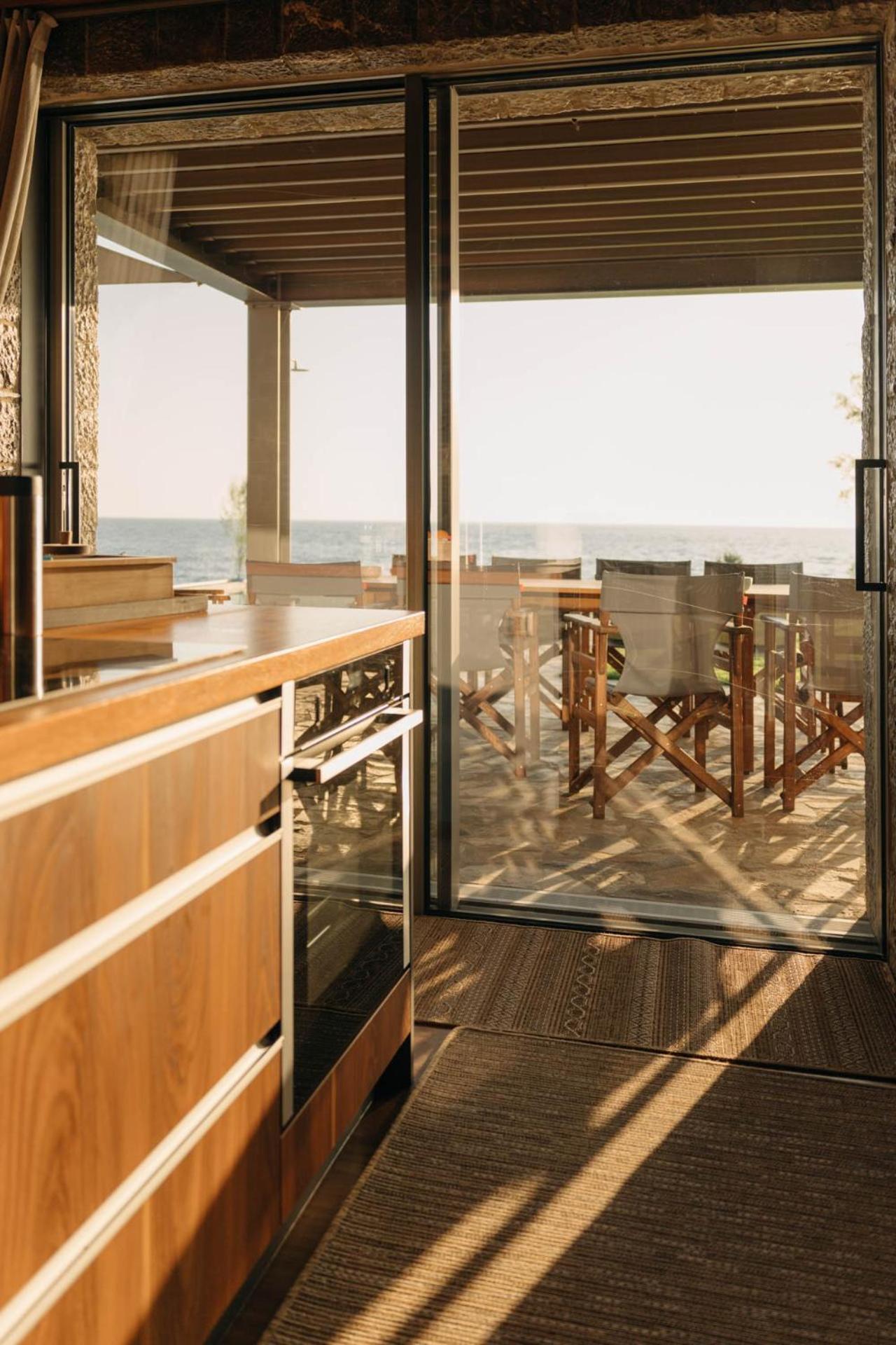 Real Life Homes Luxurious Seafront Villas Each With Their Own Private Pools Korakokhórion Esterno foto
